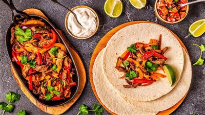 مش هتاكلها تاني من برة اسهل طريقة لاعداد فاهيتا الدجاج في المنزل