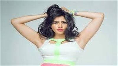 بالصور..ميريهان تحتفل بعيد ميلاد والدتها