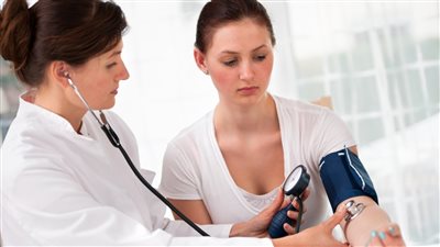 خلي بالك لو انت مريض بالضغط هناك مراحل لارتفاع ضغط الدم في الشرايين التعرف على طرق العلاج