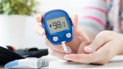 ابعد عن الاكل بليل 3 أسباب تؤدي إلى ارتفاع السكر إليك التفاصيل