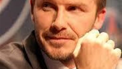 بالصورة ..بيكهام يصمم فستان لعروسة ابنته