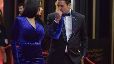 بالصور قوام زوجة احمد الفيشاوي المثير يخطف الأنظار في مهرجان القاهره السينمائي