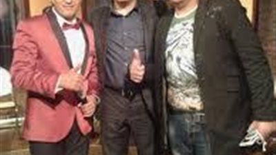 بالفيديو ..أحمد شبيه يغني أغنية عشان معيش مع الإعلامي عمرو اليثي