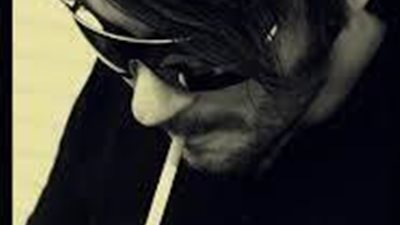 شاركنا برايك ..أنا ادامي عروستين اختار مين فيهم ؟