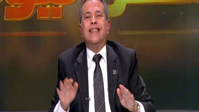 بالفيديو | عكاشة ينهار علي الهواء بسبب الزحمة والفوضي بالشوارع ... هتموت من الضحك