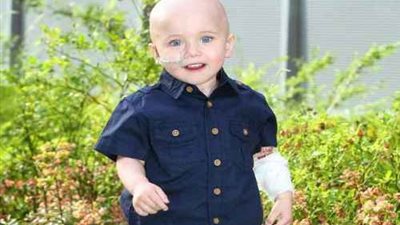 القدرة الإلهية تنقذ طفل صغير من 27 ورما ًسرطانياً بعد أن عجز الاطباء عن شفاؤه