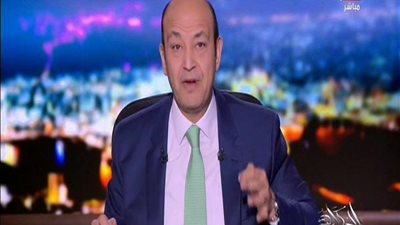 بالفيديو | عمرو اديب ينفعل علي الهوارء بسبب تنمر مدرس علي طالبة بسبب لون بشرتها ويطالب التلاميذ بهذا الطلب الهام