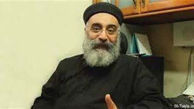 بالفيديو ..ابونا بولس جورج يرد على فتاة تريد أن تهتم بربنا وتهتم في نفس الوقت بنفسها ..شاهد ماذا قال لها