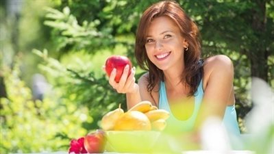 أطعمة ومشروبات تعالج انتفاخات البطن