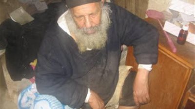 ابونا فانوس مسك الكشاف اللي كان بايظ راح فجأة منور ..بركة شفاعته تكون معنا أجمعين