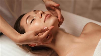 15 دقيقة تخلصك من تجاعيد البشرة بعمل تمرين واحد يوميا قبل النوم إليك التفاصيل