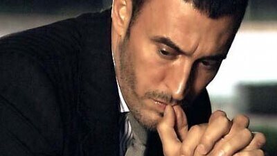 كاظم الساهر يحقق حلم شاب بخطبة حبيبته