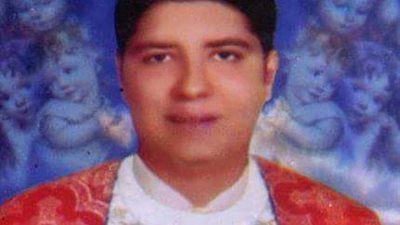 معجزة على يد القديس مارك ..يا ماما أنا شفت الراجل اللي ف الكتاب ضحكلي ووضع يده علي عيني