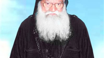 أبونا فلتاؤس لسائق التاكسي .. لا يا خويا مراتك الصبح اديتك فلوس كذا وكذا