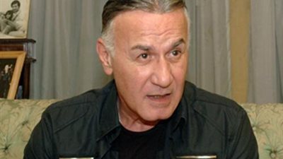 فيديو.. عزت أبو عوف يرقص سلو مع رزان على الهواء