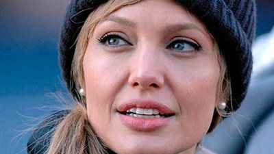 تدهور الحالة الصحية لأنجلينا جولي ووزنها يتراجع لـ35 كيلو فقط.. صور