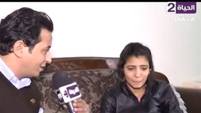 صديقة طفلة تعرضت لاغتصاب حتى الوفاة تنغمر في البكاء (فيديو)