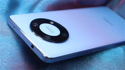 منافسة قوية بين سامسونج وشركة أخرى بسبب تلك المميزات الجديدة