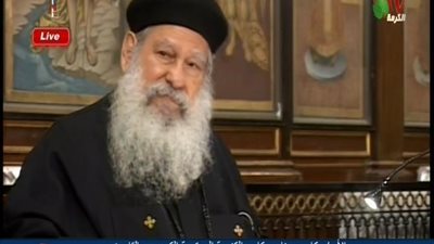 بالفيديو | أبونا مكاري يقطع بداية كلامة قبل الاسئلة لألقاء التحية علي هذه الاشخاص بسبب ما فعلوه