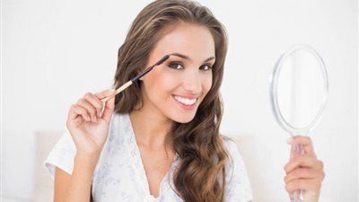 مش هتصدقي ..شوفي.. مشروب سحري من أجل حواجب كثيفة جداً