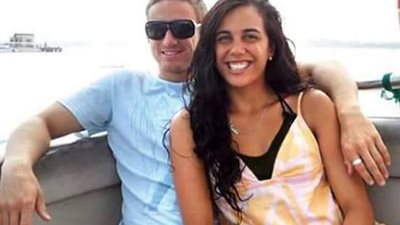 تعلم معنى الوفاء ..استرالي تزوج حبيبته بعد أن اصبحت مشوهة اليدين والوجه بسبب احدى الحرائق