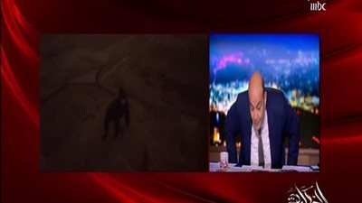 بالفيديو | اديب ساخراً علي صعود دنيماركي الهرم وتصوير فيلم غير اخلاقي مع صديقته... اكيد مطلعش بجوجل انت والمزه علي قمة الهرم وبعد كده يتأجر مفروش واذاي جالة نفس يعمل كده فوق مقبره