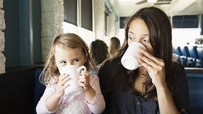 تحذير.. الكافيين يصيب أطفالك بـ7 أمراض