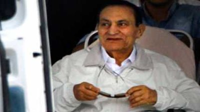 مبارك يقصف جبهات بنما !