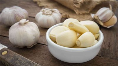 مش هتصدق ايه اللي بيحصل لجسمك لو كلت كل يوم فص واحد من الثوم اعرف سر تناول الثوم