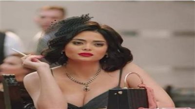 اسماء جلال تثير الجدل بظهورها ترتدي فستانا جريئا ملفت النظر اعرف التفاصيل