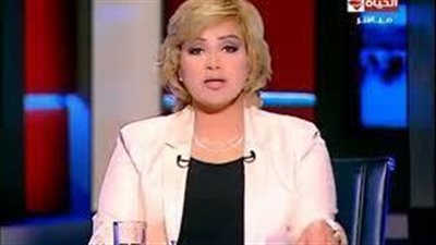 مذيعة مشهورة لشيخ سلفي ..أنت مسكين خاف على نفسك من الفتنة لأني قمر