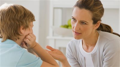 طفلك مشاغب ومبيسمعش الكلام اختاري حل من 6 حلول للتعامل معه بطريقة صحيحة