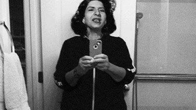 بالصور ..البوم خاص لفنانين زمان أثناء التقاط السيلفي ..ماذا لو كان نجوم زمان في زمن السيلفى؟