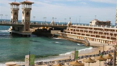 النشطاء يسخرون ويطالبون بعودة الإسكندرية إلى اليونانيين لأنها من حقهم