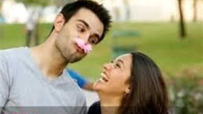 عشان حماتك تفضل تحبك ماتسمعهاش أغنية ..أمك مجنونة أوطة