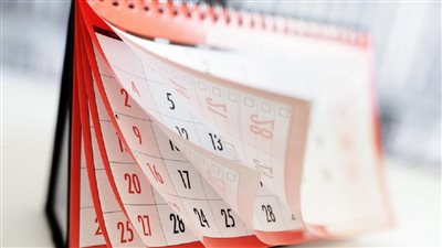 للعاملين في القطاع الحكومي والخاص ننشر جدول الإجازات الرسمية بالعام الجديد 2024