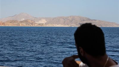 بالصورة ..صحفي مصري يحكي عن زيارته لجزيرتى تيران وصنافير من خلال تجربته الصحفية