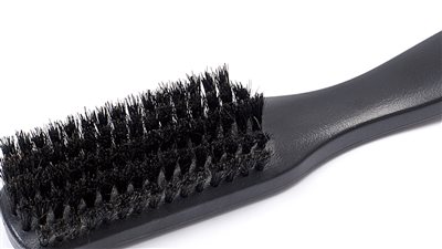 مش أي واحدة فرشاة شعرك غير مناسبة لو مأخديش بالك من 4 أمور مهمة