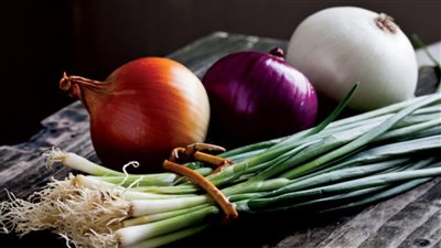 متشتريش الغالي وخدي البديل له أنواع مختلفة من البصل في السوق اعرف فوائد كل نوع منهم