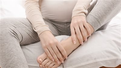 أحدهما خطير ويؤدي للوفاة 5 أسباب تؤدي لتورم الساقين