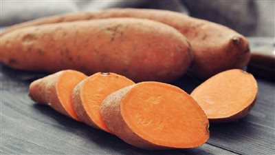 مش هتتخيل هي بتعمل ايه في الجسم لو اكلتها بقشرها تعرف على فوائد تناول البطاطا بالقشر