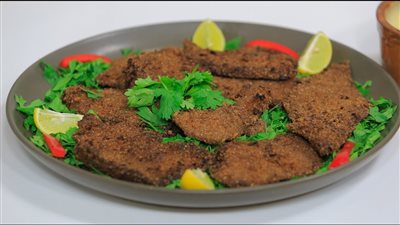 سيبك من الطريقة التقليدية تعرفي علي ازاي تعملي الكبدة بانيه خطوات عمل الكبدة بانيه بالذ طعم