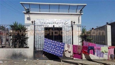 بالصور.. سنترال حكومي يتحول إلى «منشر غسيل»