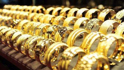 الذهب بيعلي ويعلى كل يوم ياترى ايه السبب في ارتفاع الذهب وهل سينخفض قريبا ام لا شعبة الذهب تجيب