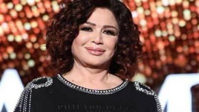 إيه اللي هي لابساه دا إلهام شاهين تثير جنون الحاضرين بحفل دير جيست