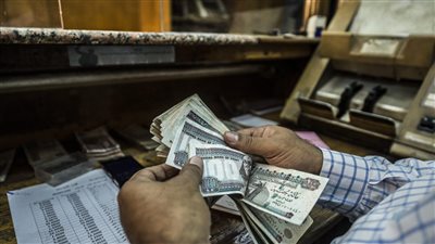 الحكومة تحسم الجدل بقرار ثنائي حول تبكير موعد صرف معاشات يناير 2024