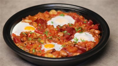 ايه اللي بيحصل في جسمك لو اكلت فول بالبيض اعرف ما يفعله الفول بالبيض في الجسم لن تتوقع هذا