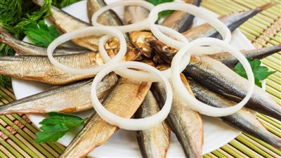 اوعي تاكل رنجة وملوحة تاني اضرار تناول الملوحة والرنجة قبل النوم