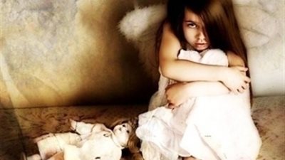 تفاصيل مؤلمة .. ذئب بشري يغتصب طفلة بحجة هجران زوجته العجوز