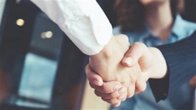 زمايلك بيتآمروا عليك في الشغل هنقولك تتعامل معاهم إزاي من غير إحراج